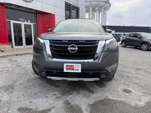 2025 Nissan Pathfinder Platinum 4WD
