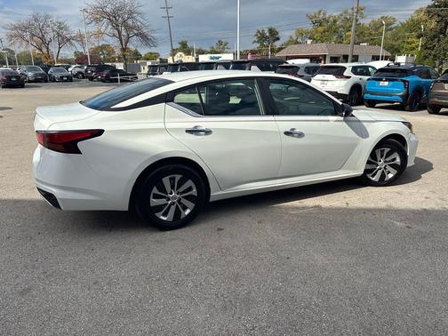 2025 Nissan Altima S FWD