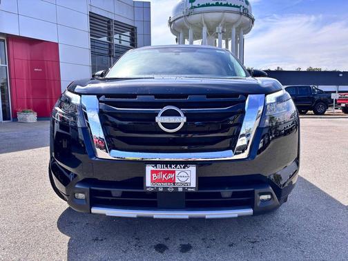 2025 Nissan Pathfinder SL 4WD