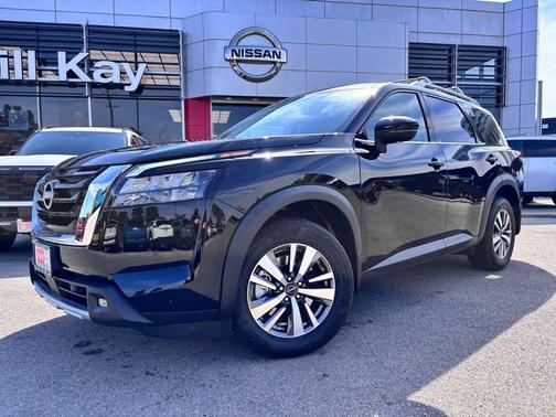 2025 Nissan Pathfinder SL 4WD