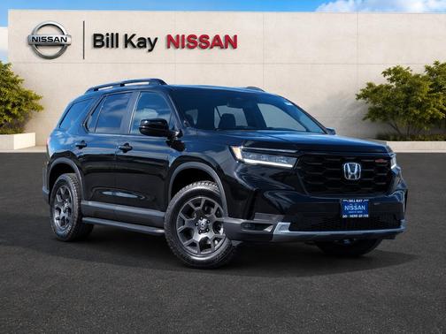 Crystal Black Pearl 2025 Honda Pilot TrailSport