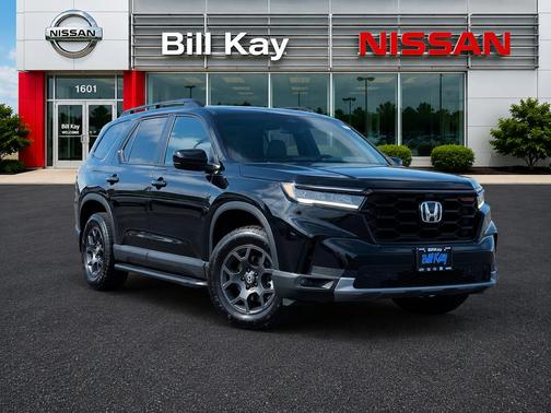 Crystal Black Pearl 2025 Honda Pilot TrailSport