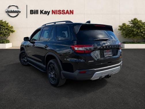 Crystal Black Pearl 2025 Honda Pilot TrailSport