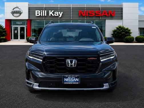 Crystal Black Pearl 2025 Honda Pilot TrailSport