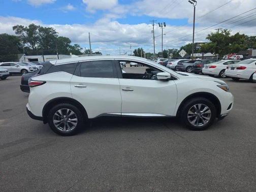 Pearl White 2018 Nissan Murano SV