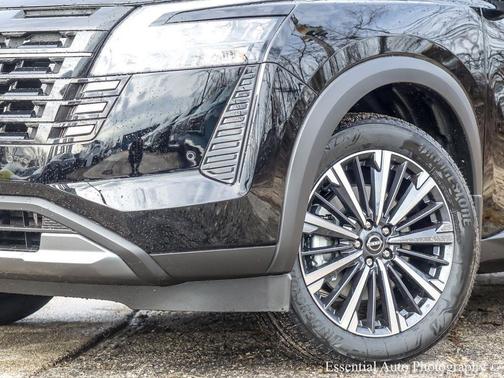 Super Black 2026 Nissan Pathfinder Platinum