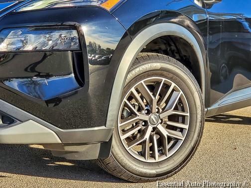 Super Black 2023 Nissan Rogue S