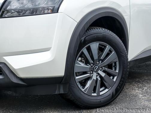 Pearl White Tricoat 2024 Nissan Pathfinder SV 4WD