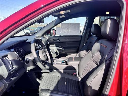 2025 Nissan Pathfinder Rock Creek 4WD
