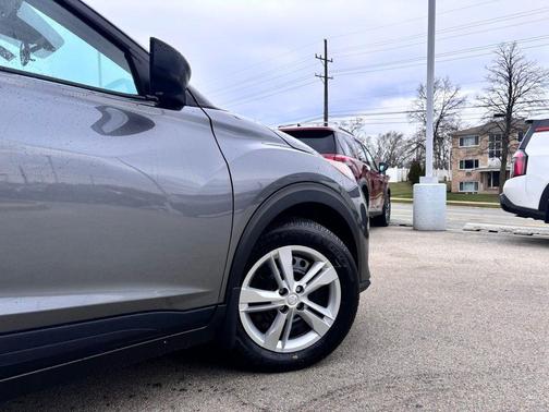 2025 Nissan Kicks S