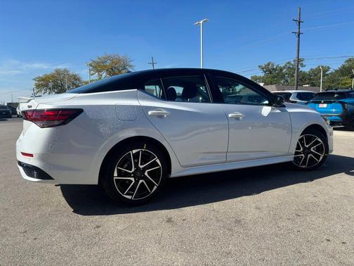 2025 Nissan Sentra SR