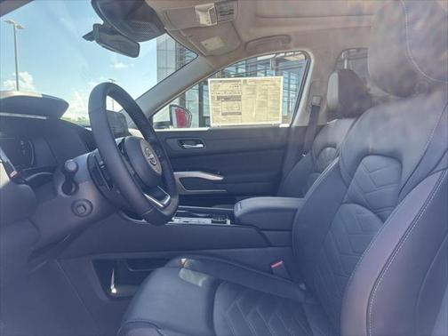 2025 Nissan Pathfinder Platinum 4WD