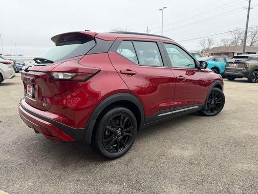 2023 Nissan Kicks SR