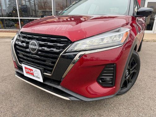 2023 Nissan Kicks SR