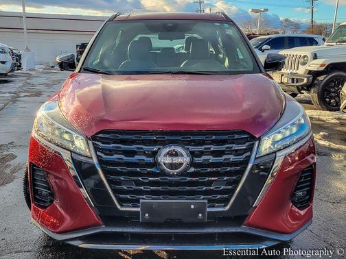 2023 Nissan Kicks SR