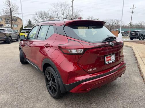 2023 Nissan Kicks SR
