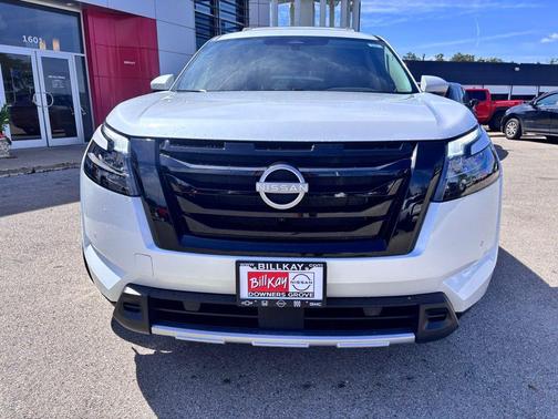 2025 Nissan Pathfinder SL 4WD