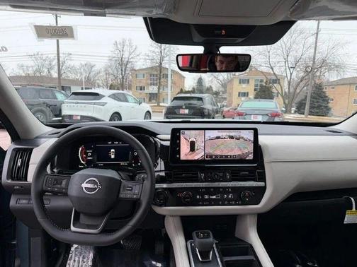 2026 Nissan Pathfinder SL