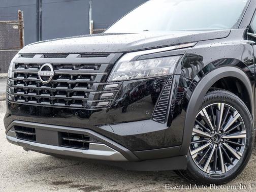 Super Black 2026 Nissan Pathfinder Platinum