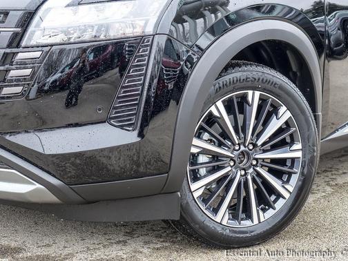Super Black 2026 Nissan Pathfinder Platinum