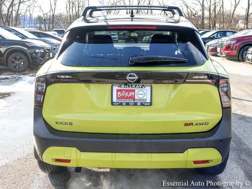 2026 Nissan Kicks SR