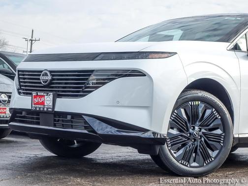 Everest White Pearl Tricoat/Super Black 2026 Nissan Murano Platinum