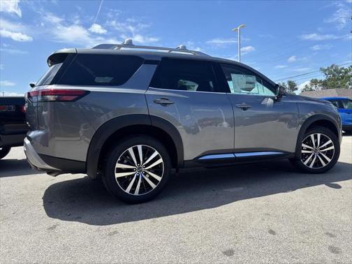 2025 Nissan Pathfinder Platinum 4WD