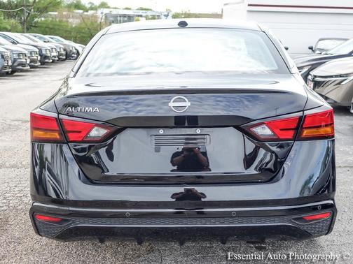 Super Black 2025 Nissan Altima 2.5 SV