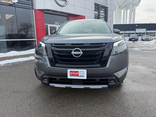 2025 Nissan Pathfinder Platinum 4WD