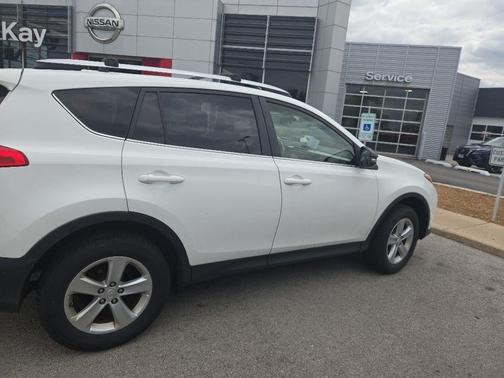 Super White 2014 Toyota RAV4 XLE