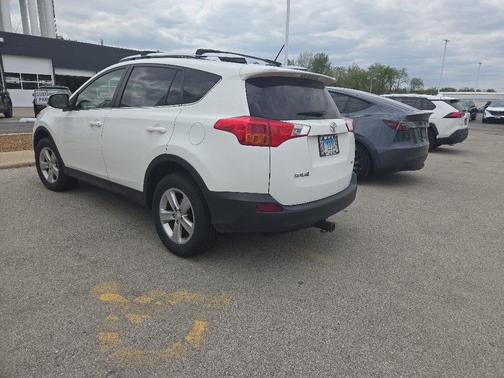 Super White 2014 Toyota RAV4 XLE