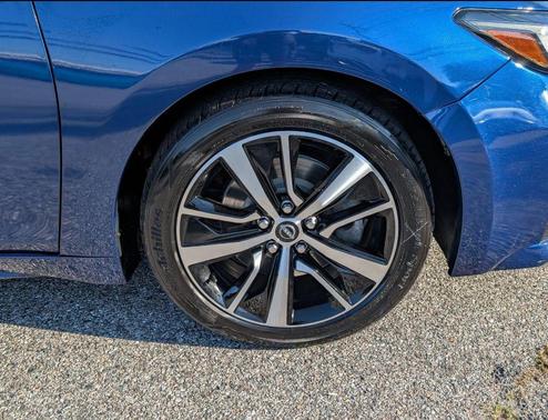 2023 Nissan Maxima SV Xtronic CVT