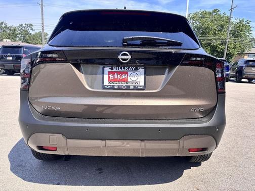2025 Nissan Kicks SV