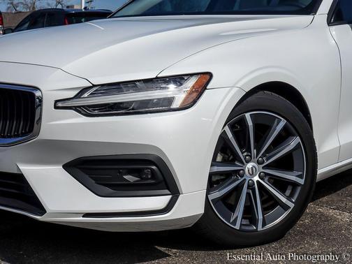2021 Volvo S60 T5 Momentum