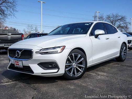 2021 Volvo S60 T5 Momentum