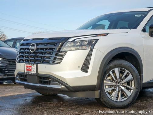 Everest White Pearl Tricoat 2026 Nissan Pathfinder SL