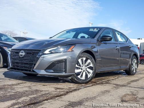 2025 Nissan Altima S FWD