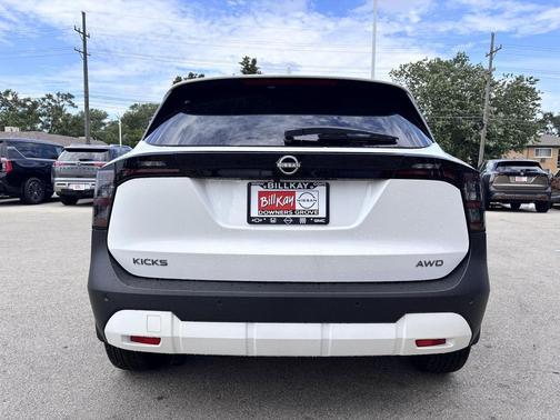 2025 Nissan Kicks SV