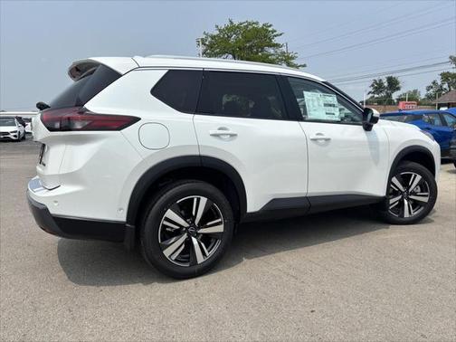 2025 Nissan Rogue SL