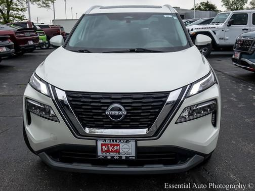 Pearl White Tricoat 2023 Nissan Rogue SV