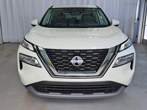 Pearl White Tricoat 2023 Nissan Rogue SV
