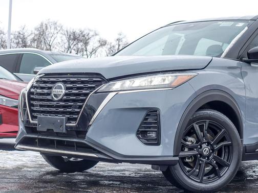 2021 Nissan Kicks SR