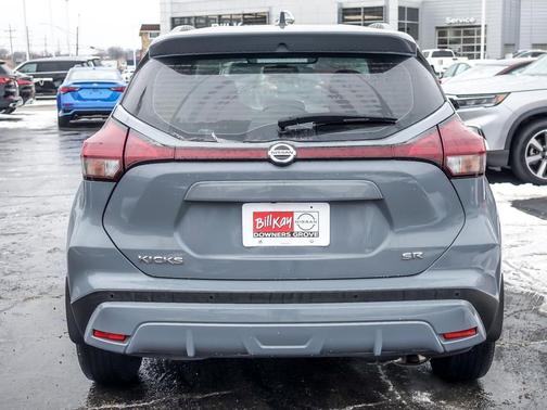 2021 Nissan Kicks SR