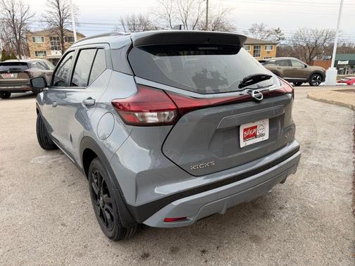 2021 Nissan Kicks SR