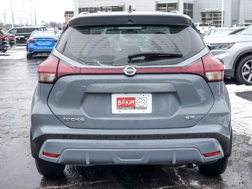 2021 Nissan Kicks SR