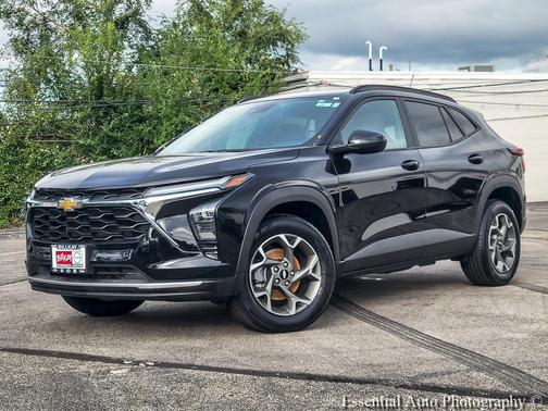 Mosaic Black Metallic 2025 Chevrolet Trax LT