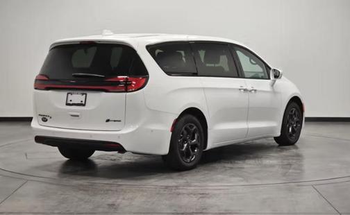 Bright White Clearcoat 2023 Chrysler Pacifica Hybrid Limited