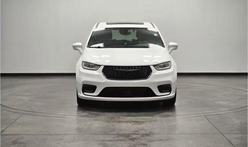 Bright White Clearcoat 2023 Chrysler Pacifica Hybrid Limited