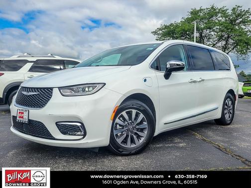 Bright White Clearcoat 2023 Chrysler Pacifica Hybrid Limited
