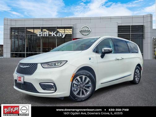Bright White Clearcoat 2023 Chrysler Pacifica Hybrid Limited